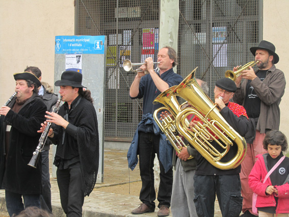 'Paraules a banda'. Cercavila po�tic