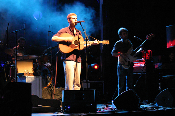 Concert de Manel al Passeig del Jardins de Cal Marqu�s. 2 de juliol de 2011