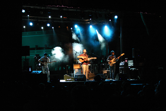 Concert de Manel al Passeig del Jardins de Cal Marqu�s. 2 de juliol de 2011