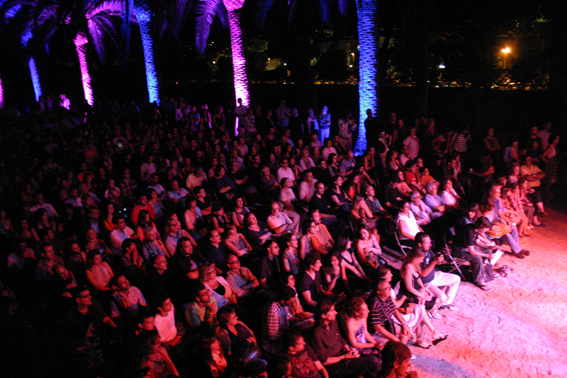 Concert de Manel al Passeig del Jardins de Cal Marqu�s. 2 de juliol de 2011