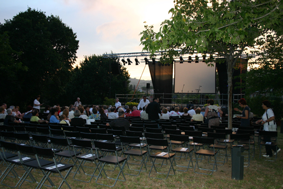 Concert Polif�nica Joia d'Alella al parc de Can Sors. 9 de juliol de 2011