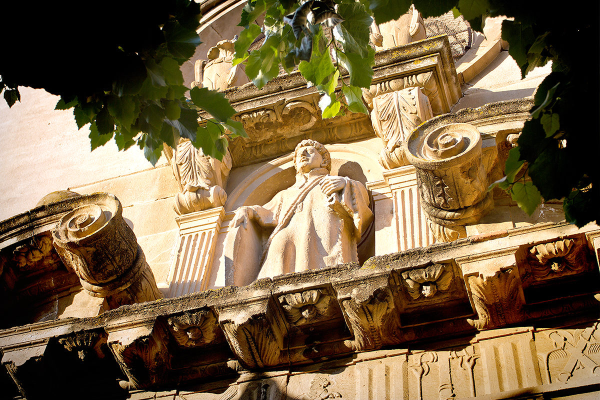 Esglsia de Sant Feliu d'Alella i Antoni Gaud